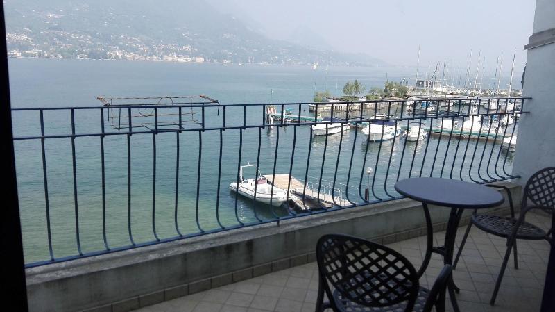 Bella Hotel & Restaurant With Private Dock For Mooring Boats San Felice del Benaco Exterior foto